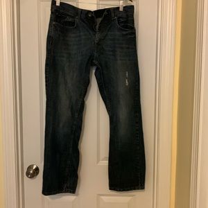 Mens axist jeans. Straight leg/small tear front leg.